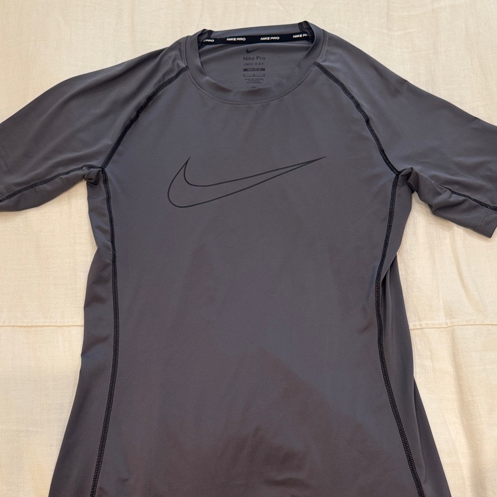 Nike Pro Dri-Fit Top in Grey